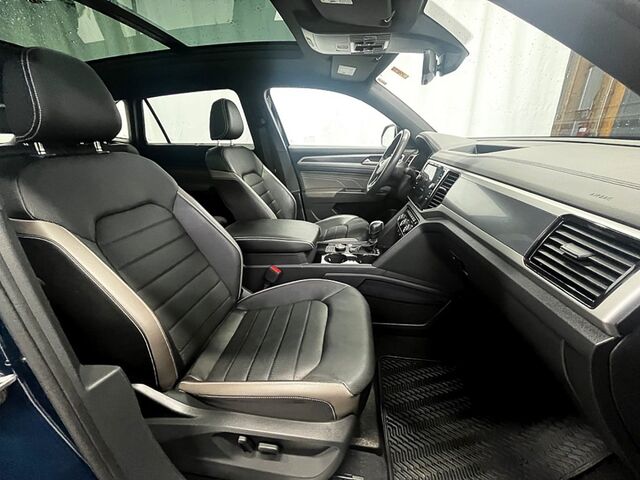 2023 Volkswagen Atlas Cross Sport 3.6L V6 SEL Premium R-Line Oshkosh WI