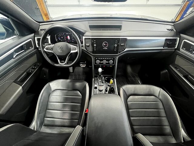 2023 Volkswagen Atlas Cross Sport 3.6L V6 SEL Premium R-Line Oshkosh WI