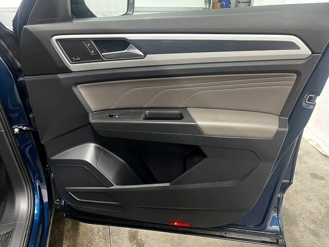 2023 Volkswagen Atlas Cross Sport 3.6L V6 SEL Premium R-Line Oshkosh WI