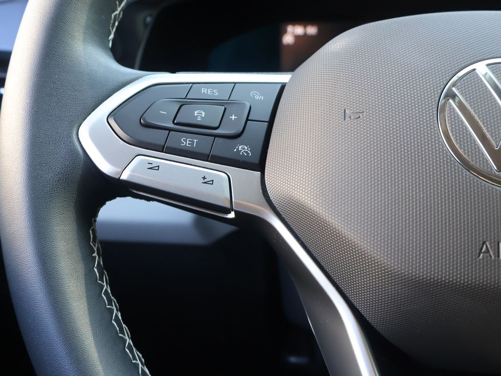 2023 Volkswagen Taos 1.5T SE