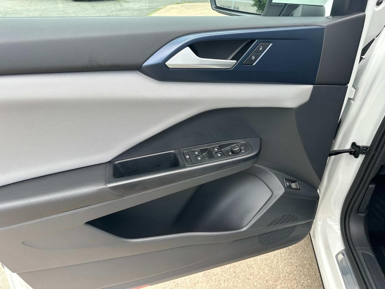 2023 Volkswagen Taos 1.5T SE Woodbridge VA