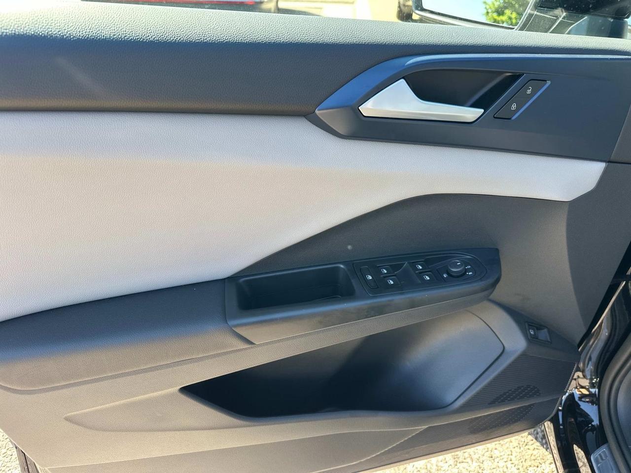 2023 Volkswagen Taos 1.5T SE Woodbridge VA