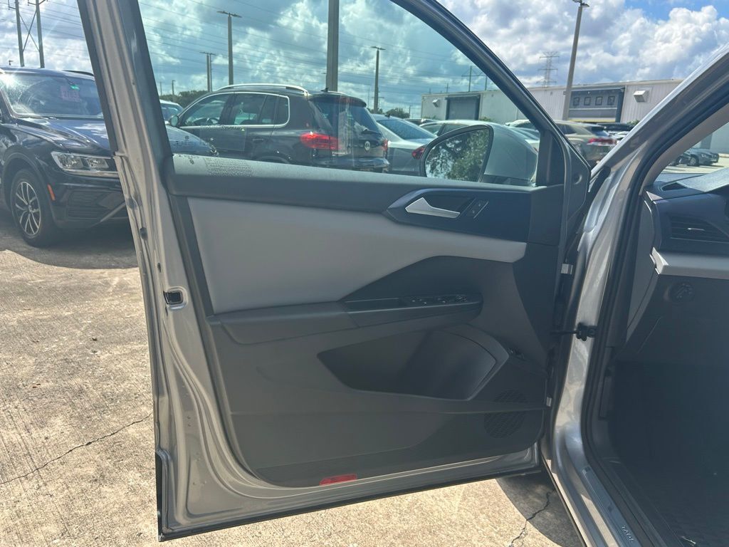 2023 Volkswagen Taos 1.5T SE Tampa FL