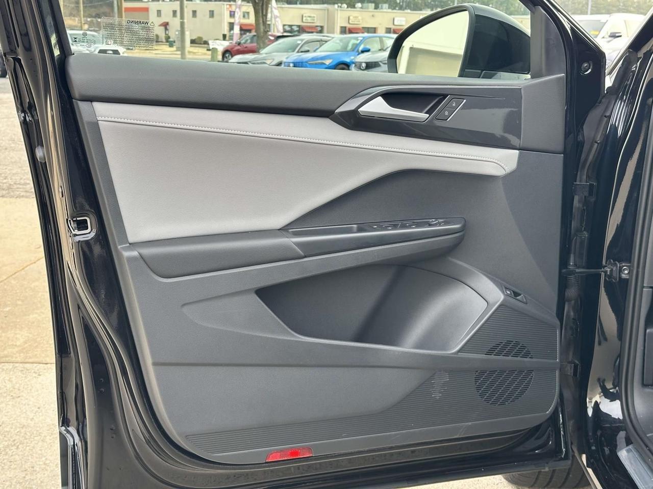 2023 Volkswagen Taos 1.5T SEL Woodbridge VA