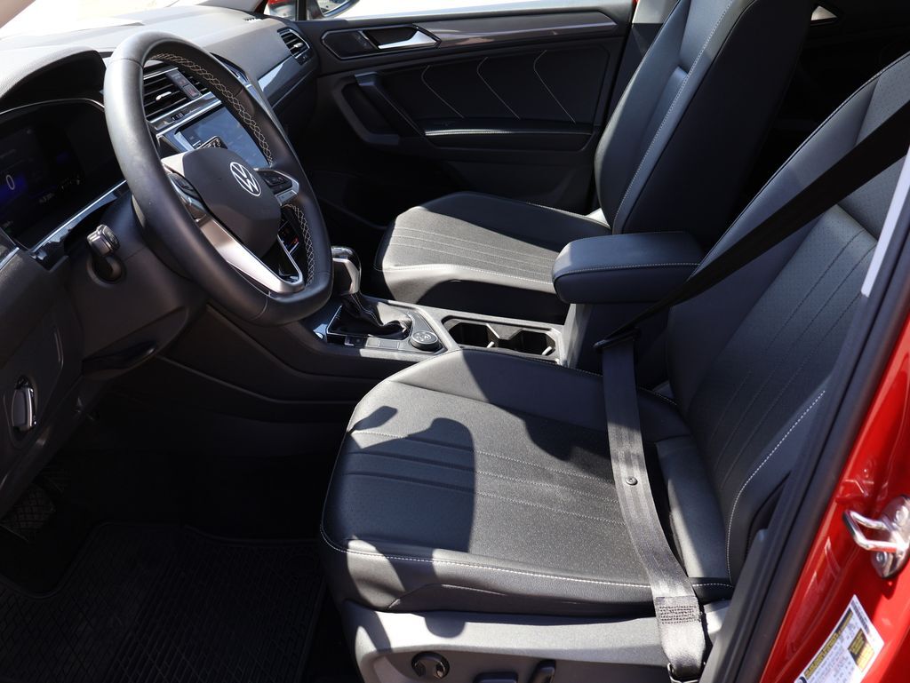 2023 Volkswagen Tiguan 2.0T SE