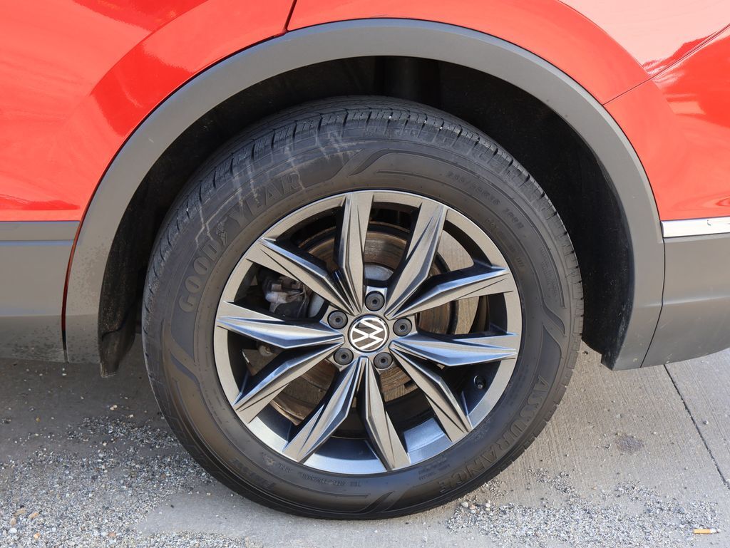 2023 Volkswagen Tiguan 2.0T SE