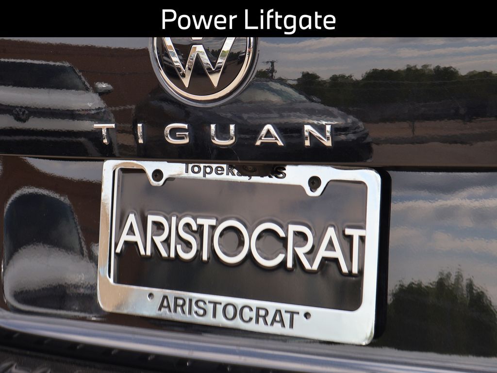 2023 Volkswagen Tiguan 2.0T SE R-Line Black