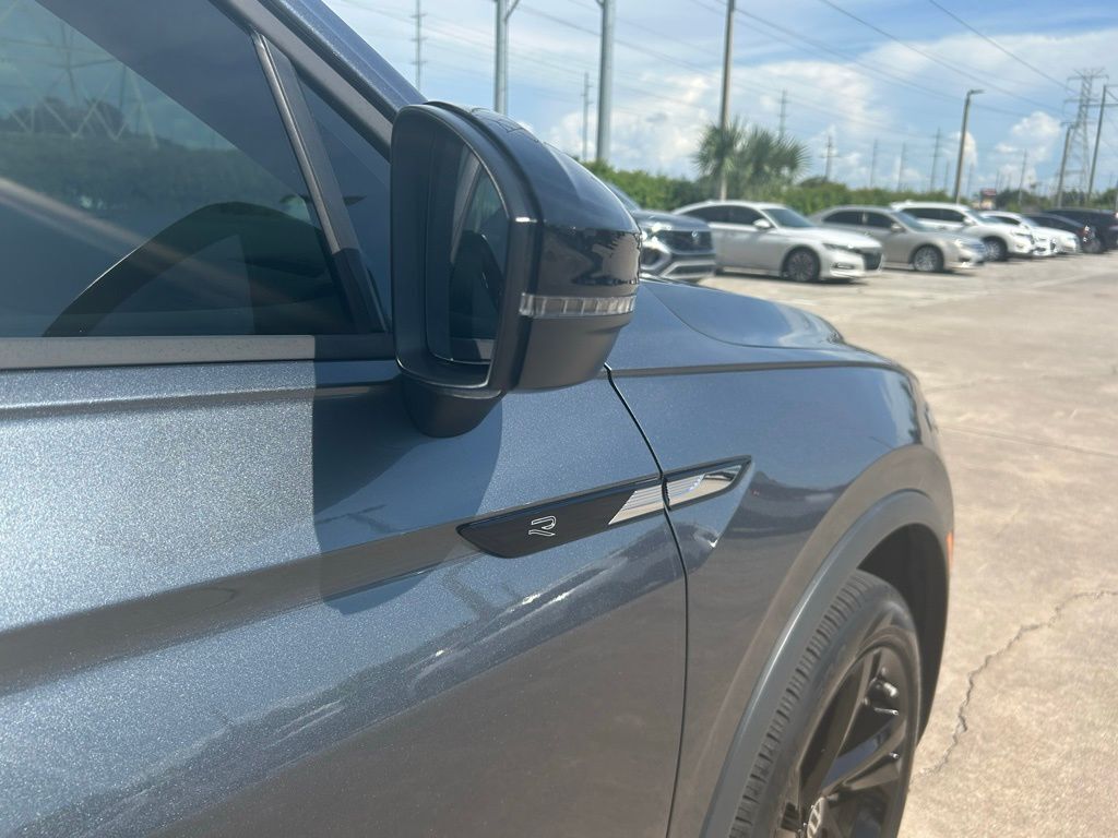 2023 Volkswagen Tiguan 2.0T SE R-Line Black Tampa FL