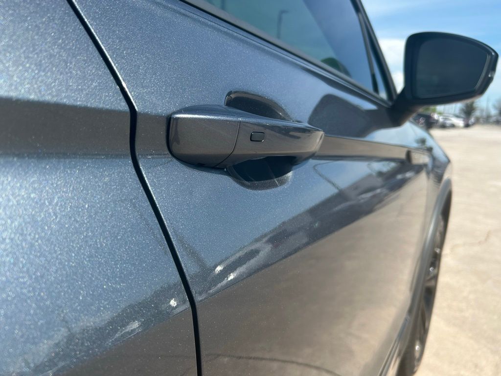 2023 Volkswagen Tiguan 2.0T SE R-Line Black Tampa FL