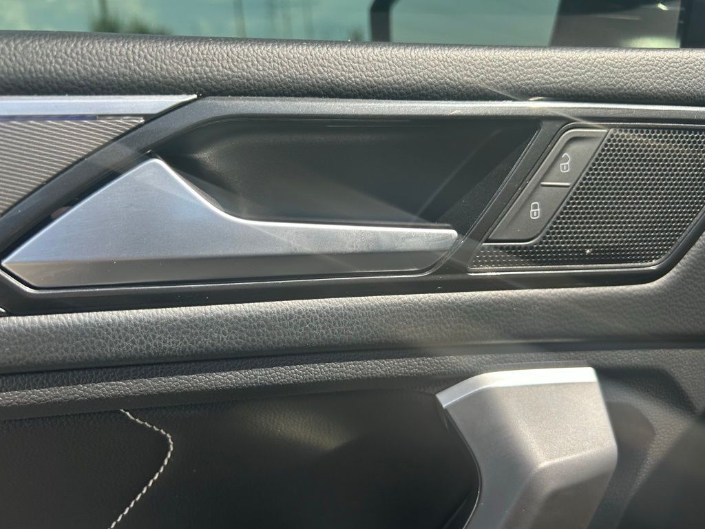 2023 Volkswagen Tiguan 2.0T SE R-Line Black Tampa FL