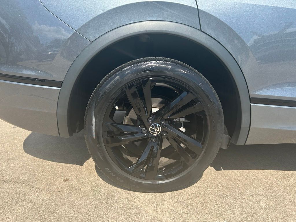 2023 Volkswagen Tiguan 2.0T SE R-Line Black Tampa FL