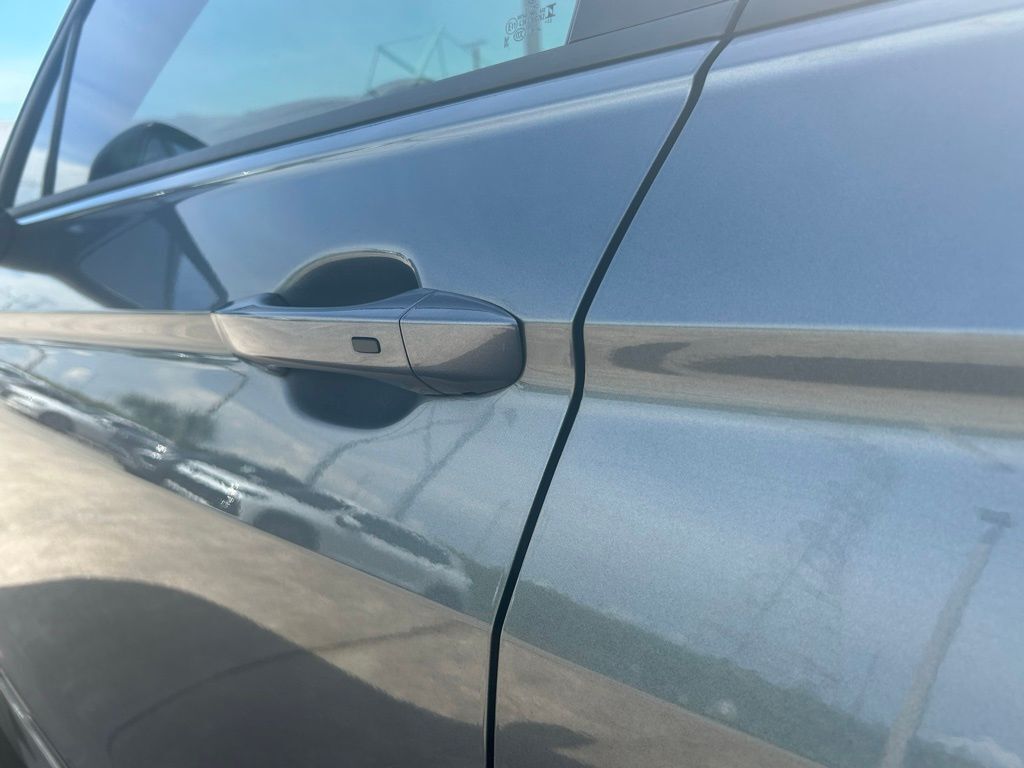 2023 Volkswagen Tiguan 2.0T SE R-Line Black Tampa FL