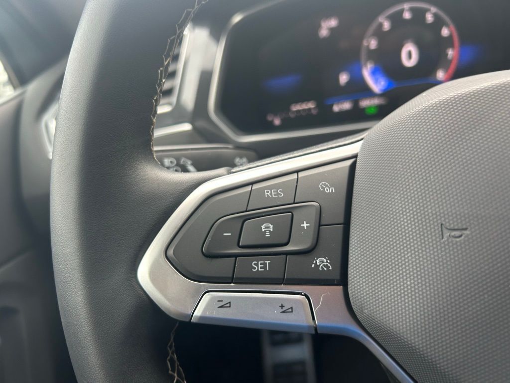 2023 Volkswagen Tiguan 2.0T SE R-Line Black Tampa FL