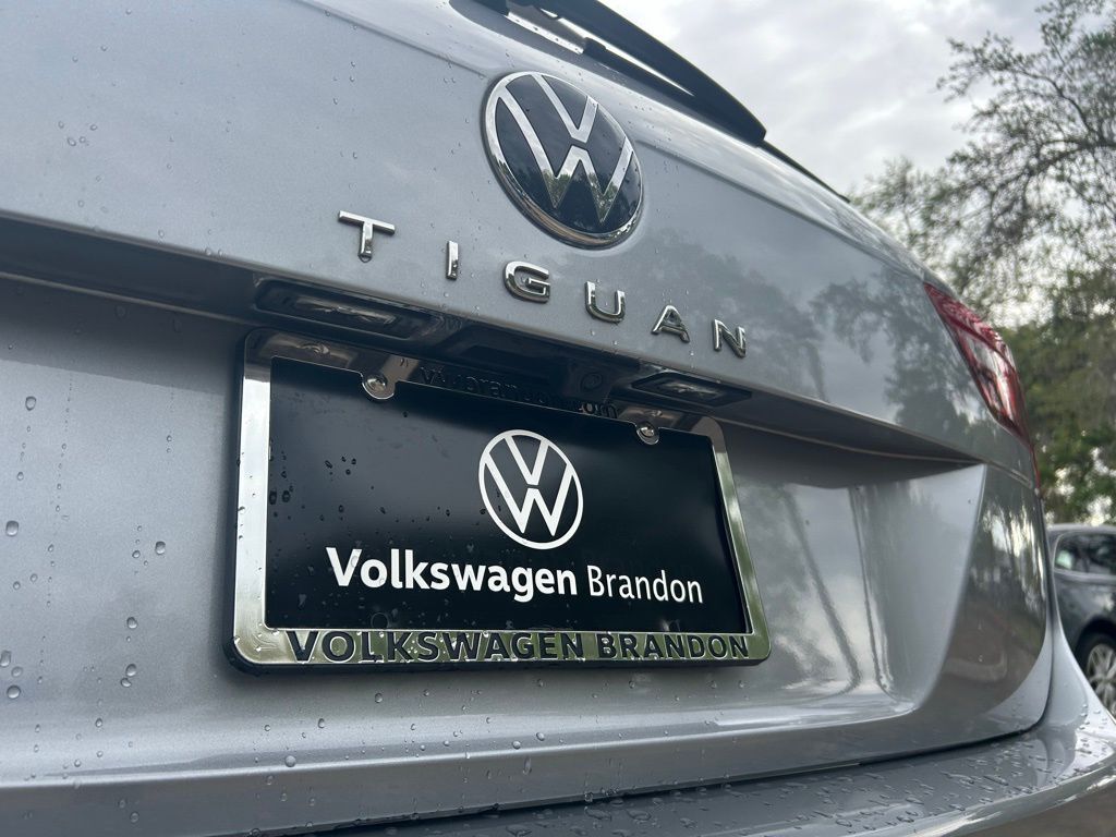 2023 Volkswagen Tiguan 2.0T SE R-Line Black Tampa FL