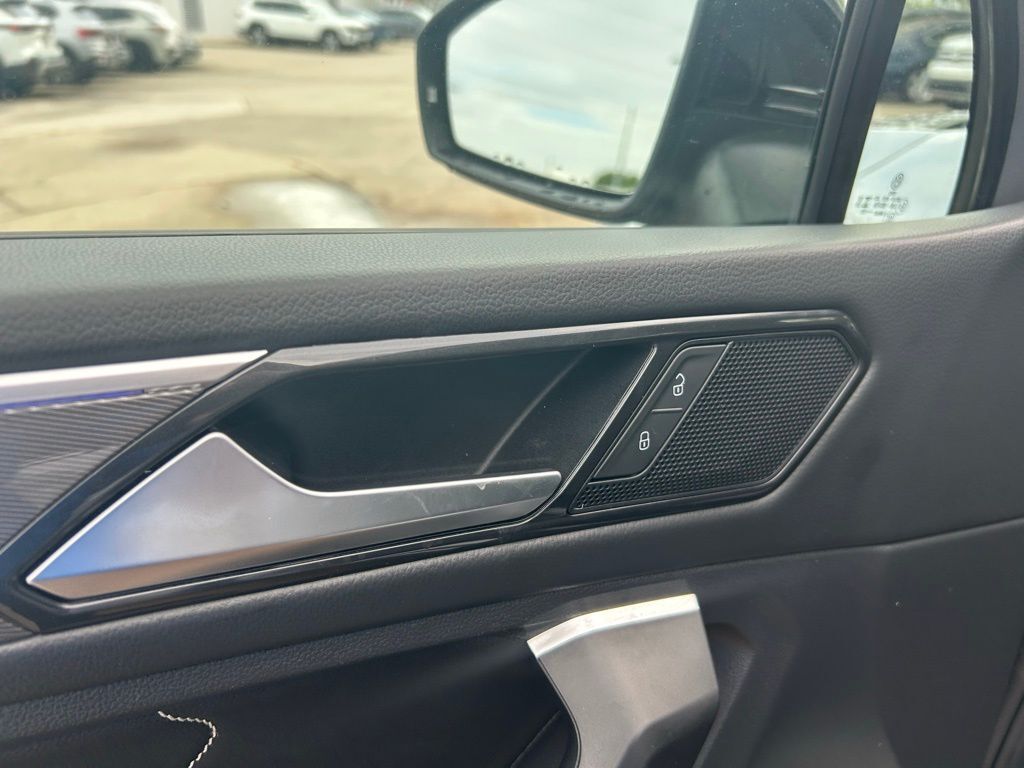 2023 Volkswagen Tiguan 2.0T SE R-Line Black Tampa FL