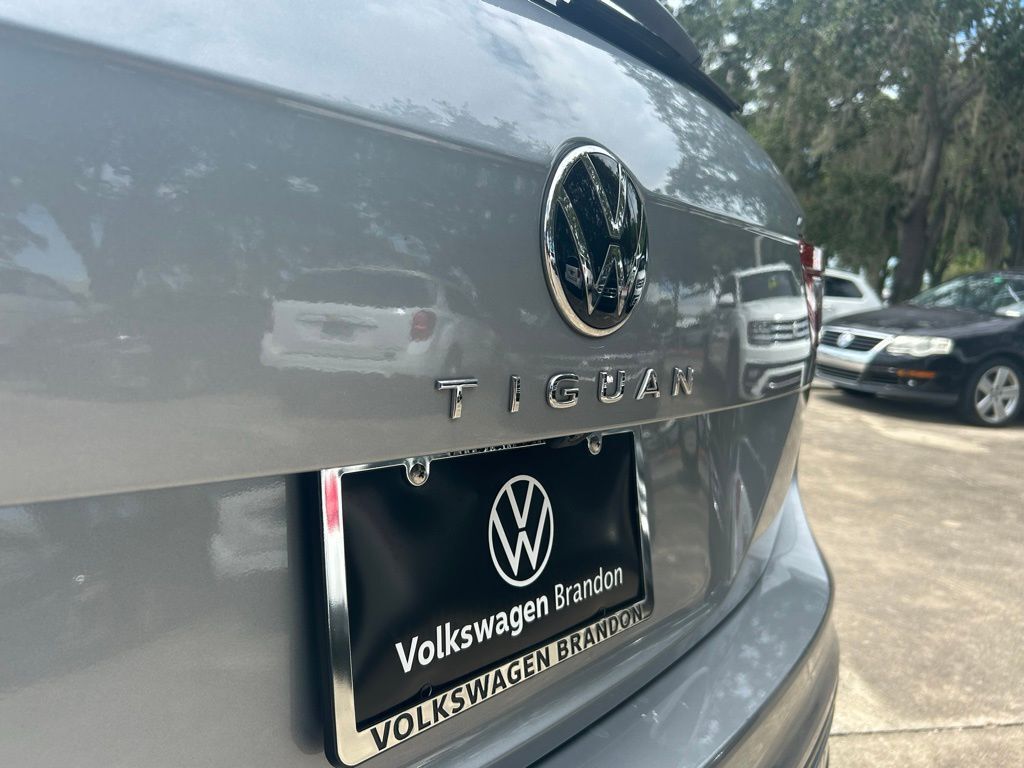 2023 Volkswagen Tiguan 2.0T SE R-Line Black Tampa FL