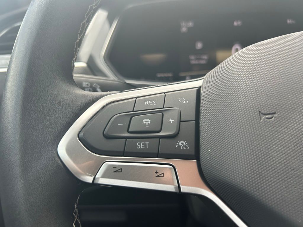 2023 Volkswagen Tiguan 2.0T SE R-Line Black Tampa FL
