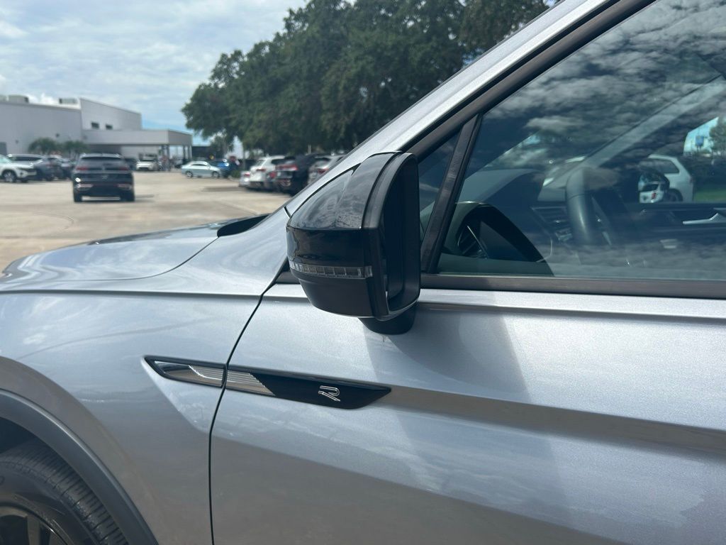 2023 Volkswagen Tiguan 2.0T SE R-Line Black Tampa FL