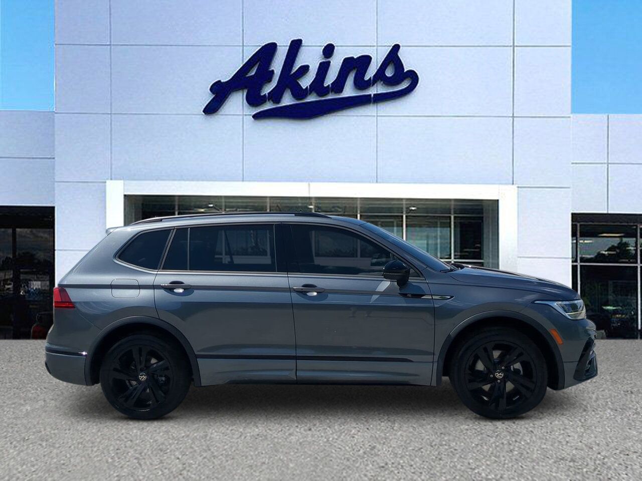 2023 Volkswagen Tiguan SE R-Line Black Appleton WI