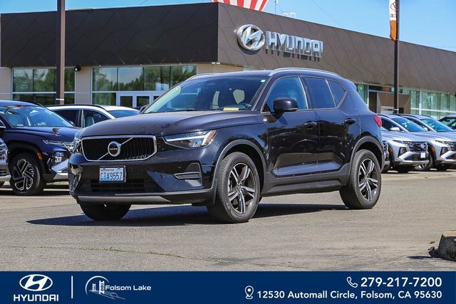 2023 Volvo XC40 B5 Core 2023 Volvo XC40 B5 Core