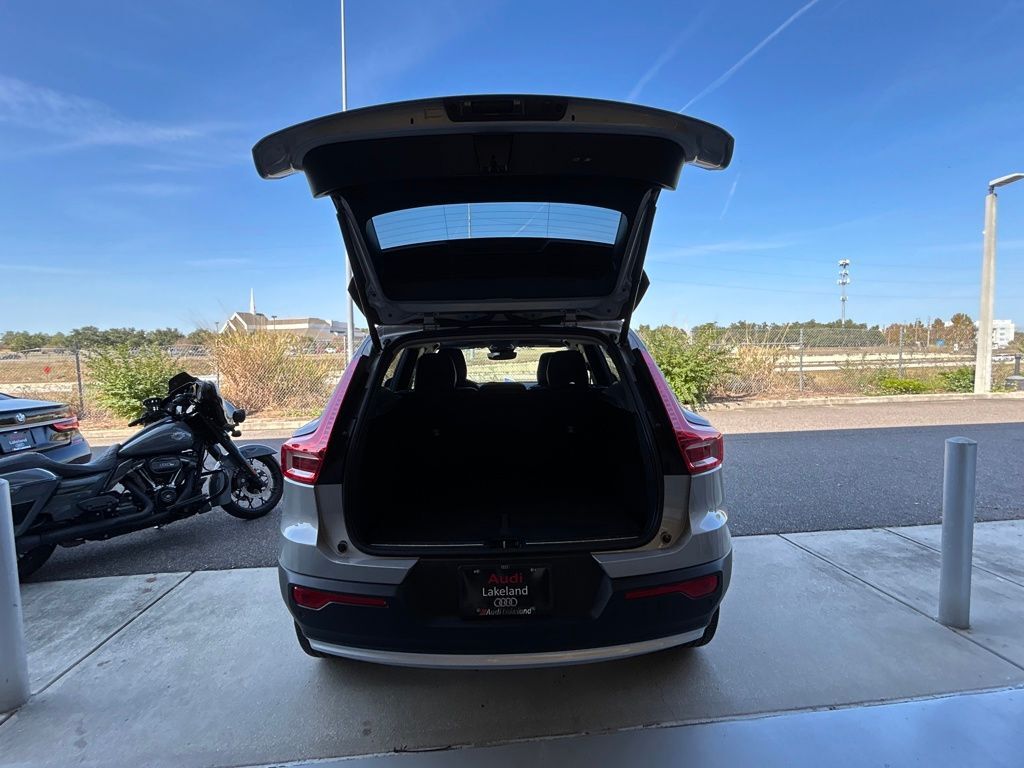 2023 Volvo XC40 B5 Plus Bright Theme Lakeland FL