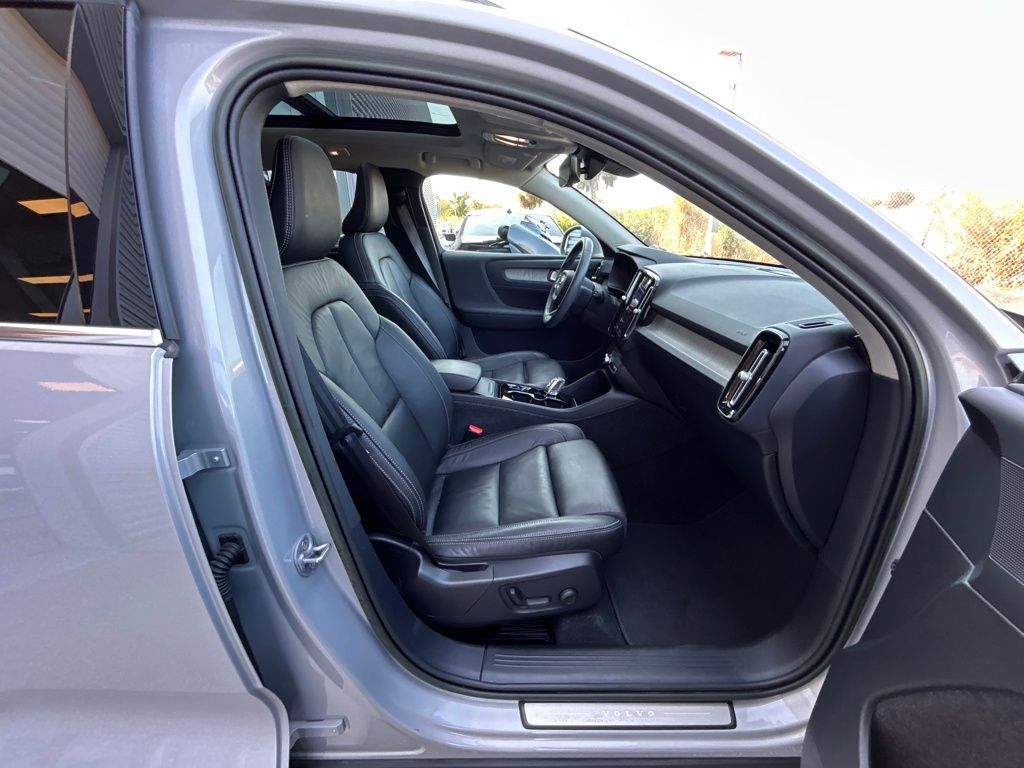 2023 Volvo XC40 B5 Plus Bright Theme Lakeland FL