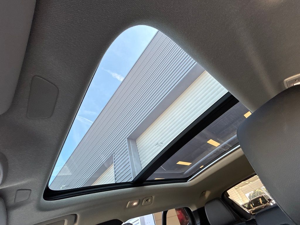 2023 Volvo XC40 B5 Plus Bright Theme Lakeland FL