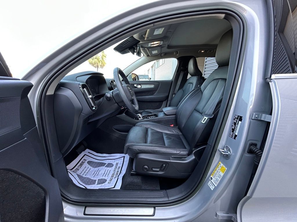 2023 Volvo XC40 B5 Plus Bright Theme Lakeland FL