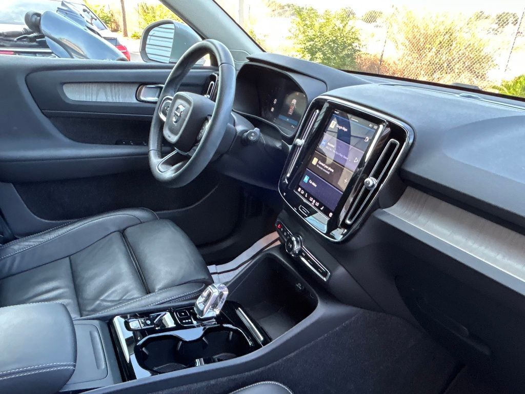 2023 Volvo XC40 B5 Plus Bright Theme Lakeland FL