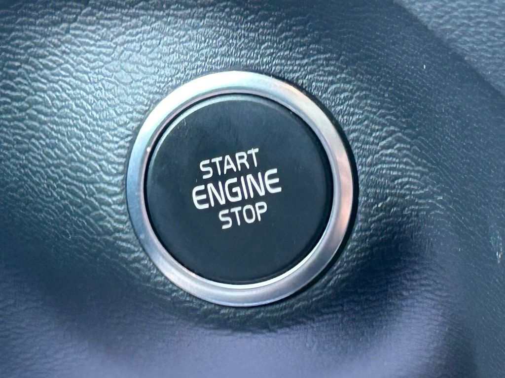 2023 Volvo XC40 B5 Plus Bright Theme Lakeland FL