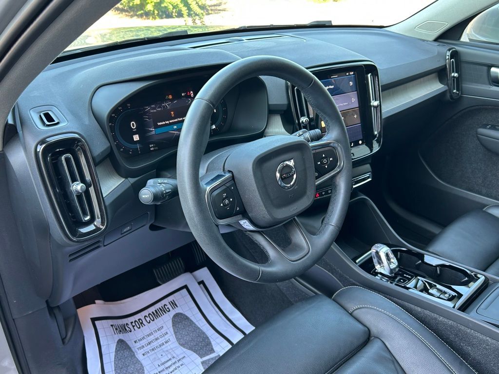 2023 Volvo XC40 B5 Plus Bright Theme Lakeland FL