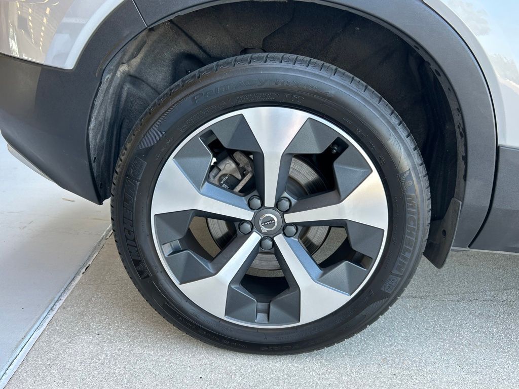 2023 Volvo XC40 B5 Plus Bright Theme Lakeland FL