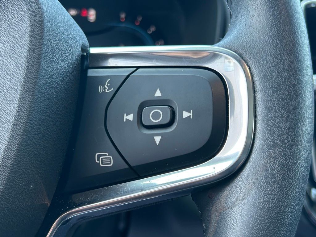 2023 Volvo XC40 B5 Plus Bright Theme Lakeland FL