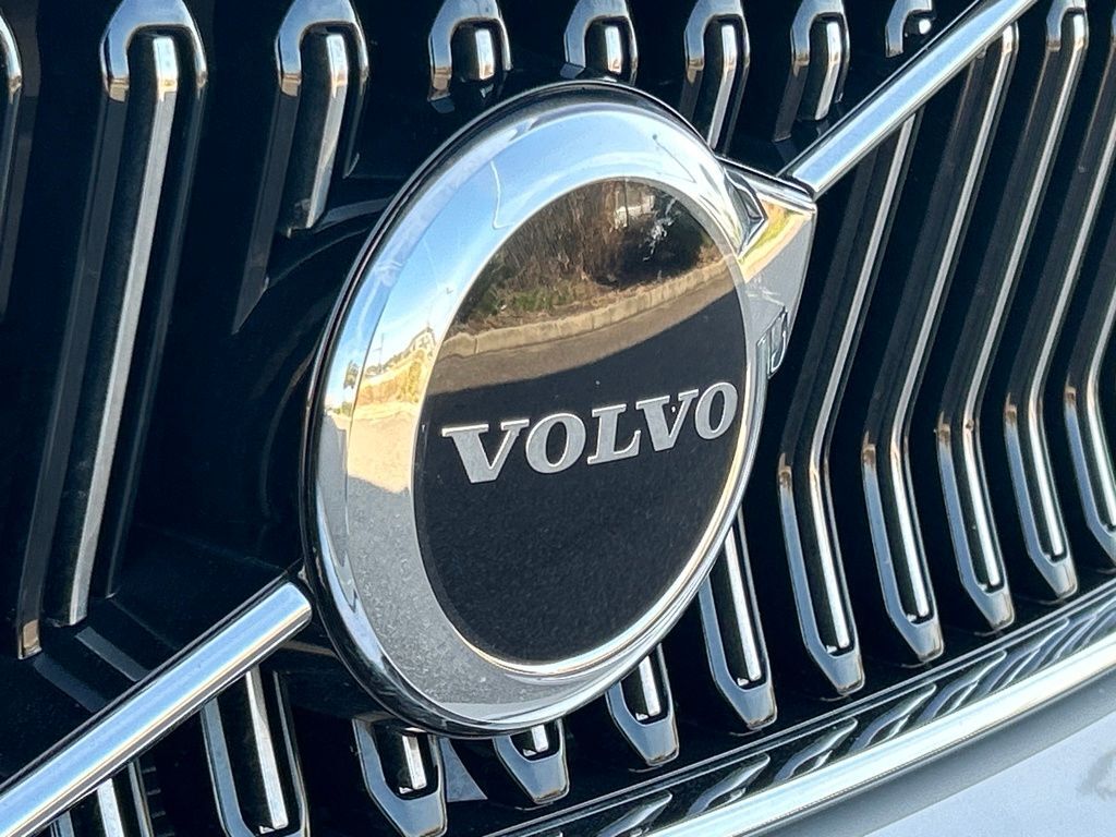 2023 Volvo XC40 B5 Plus Bright Theme Lakeland FL