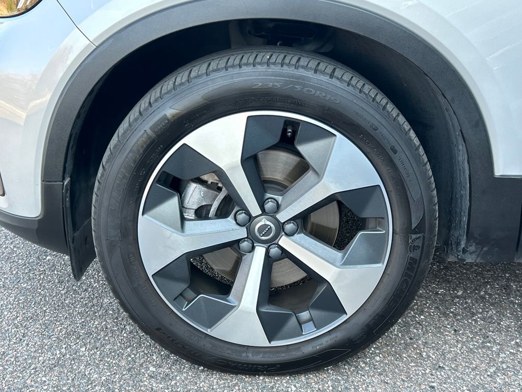 2023 Volvo XC40 B5 Plus Bright Theme Lakeland FL