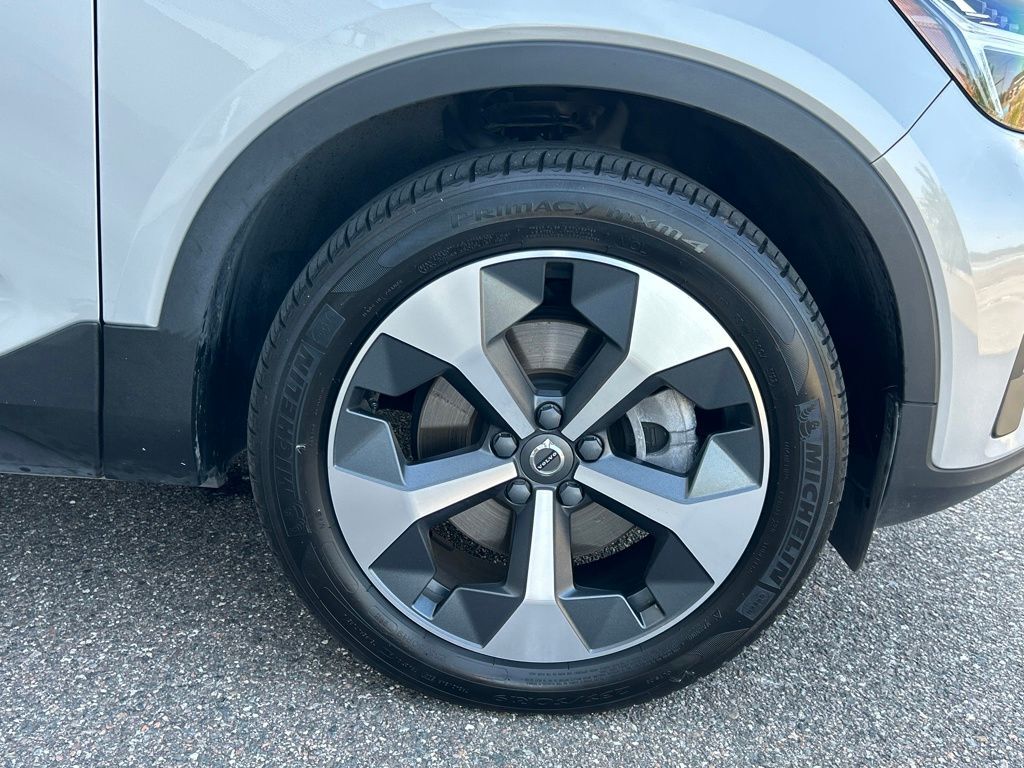 2023 Volvo XC40 B5 Plus Bright Theme Lakeland FL