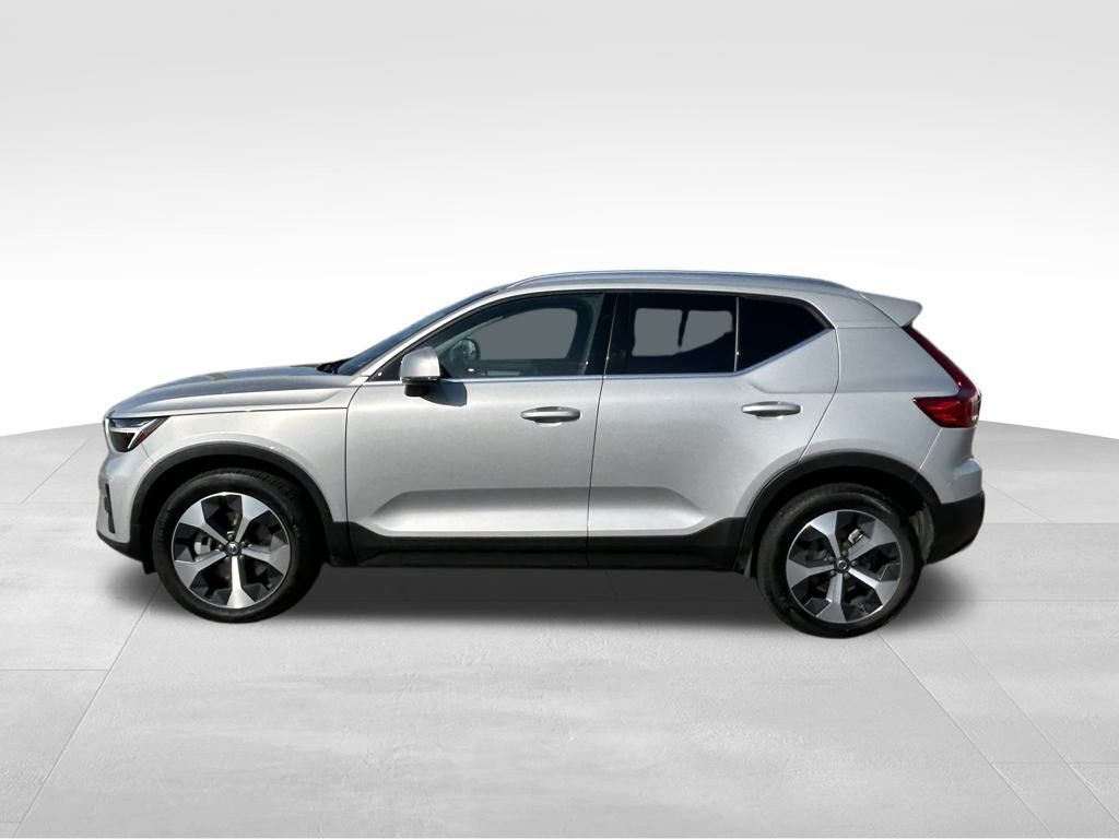 2023 Volvo XC40 B5 Plus Bright Theme Lakeland FL