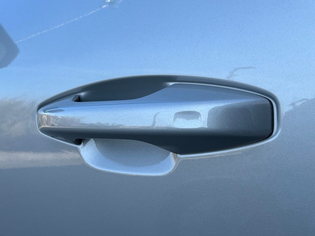 2023 Volvo XC40 B5 Plus Bright Theme Lakeland FL