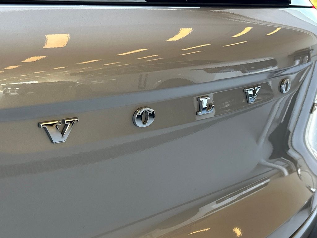 2023 Volvo XC40 B5 Plus Bright Theme Lakeland FL