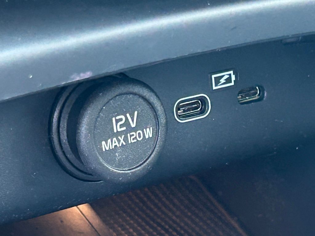 2023 Volvo XC40 B5 Plus Bright Theme Lakeland FL