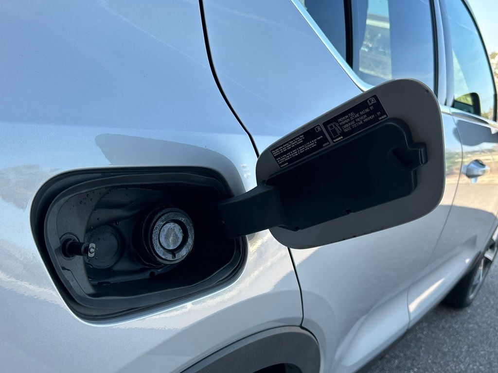 2023 Volvo XC40 B5 Plus Bright Theme Lakeland FL