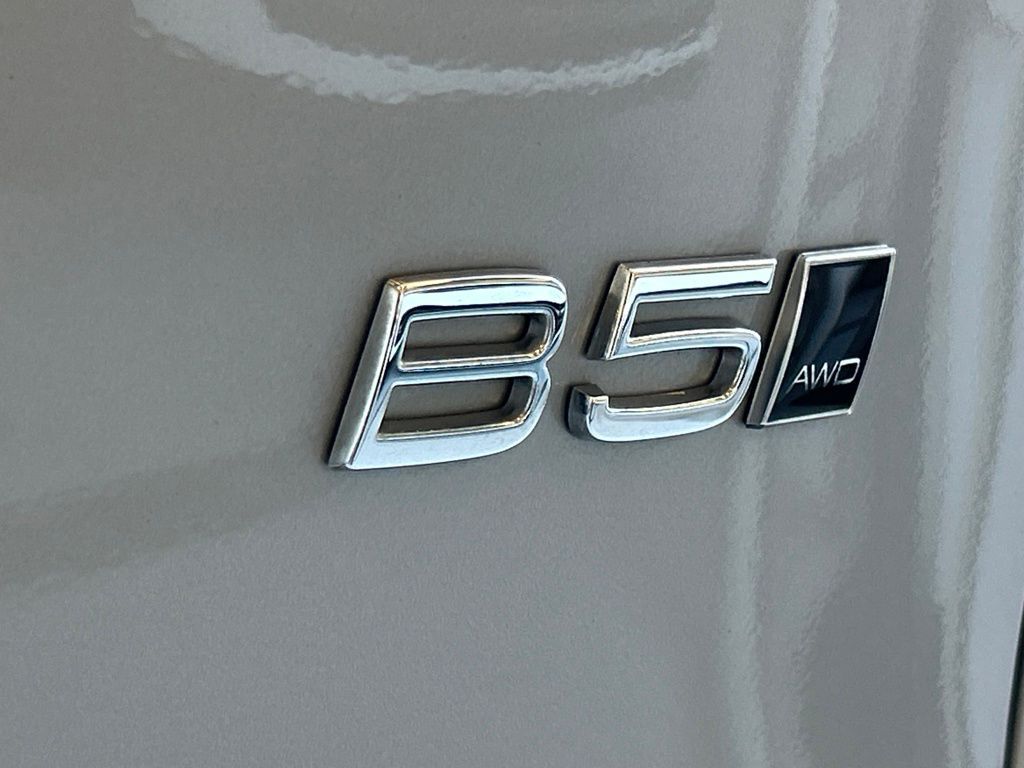 2023 Volvo XC40 B5 Plus Bright Theme Lakeland FL