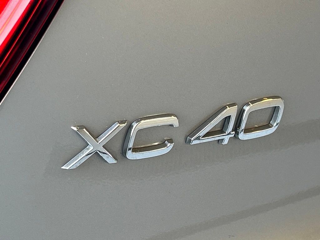 2023 Volvo XC40 B5 Plus Bright Theme Lakeland FL