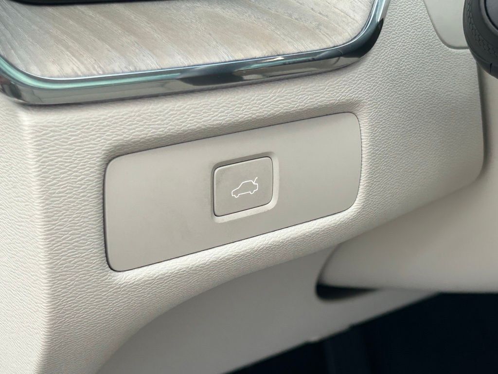 2023 Volvo XC60 B5 Plus Bright Theme Lakeland FL