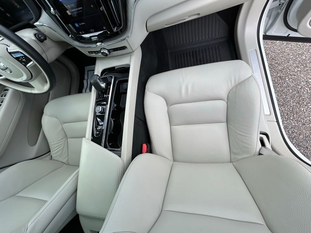 2023 Volvo XC60 B5 Plus Bright Theme Lakeland FL