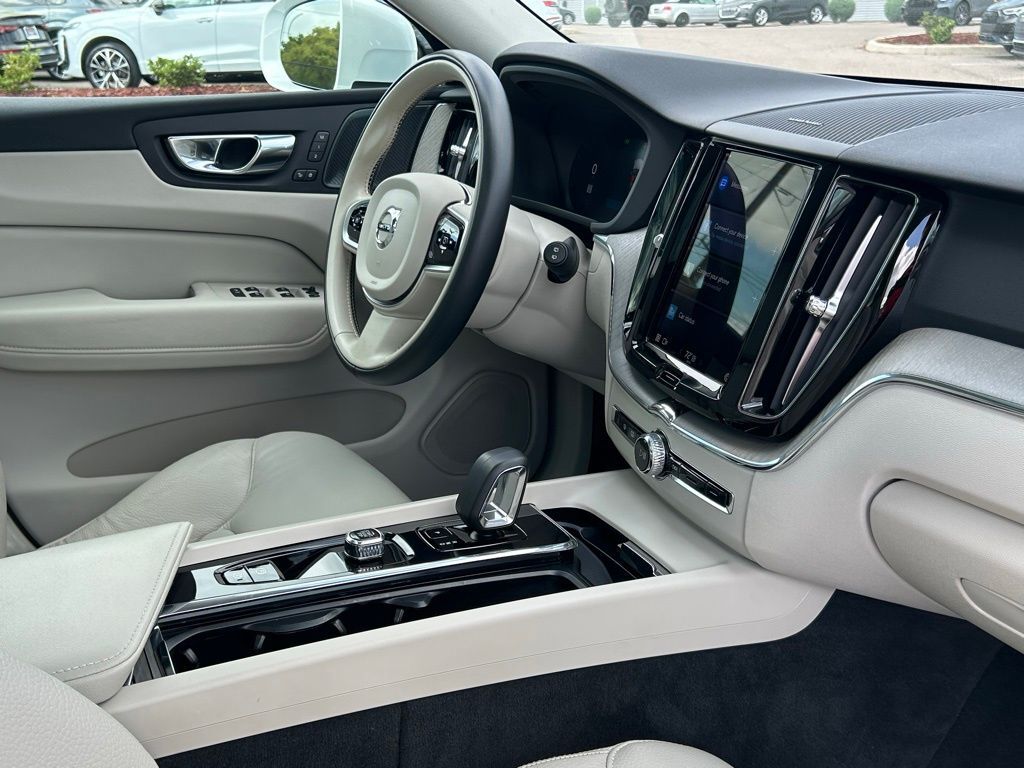 2023 Volvo XC60 B5 Plus Bright Theme Lakeland FL