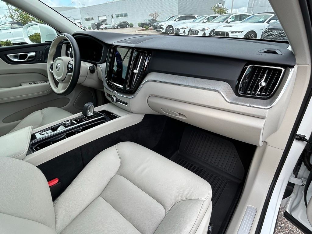 2023 Volvo XC60 B5 Plus Bright Theme Lakeland FL