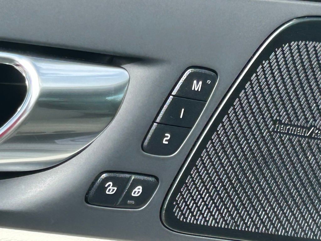 2023 Volvo XC60 B5 Plus Bright Theme Lakeland FL