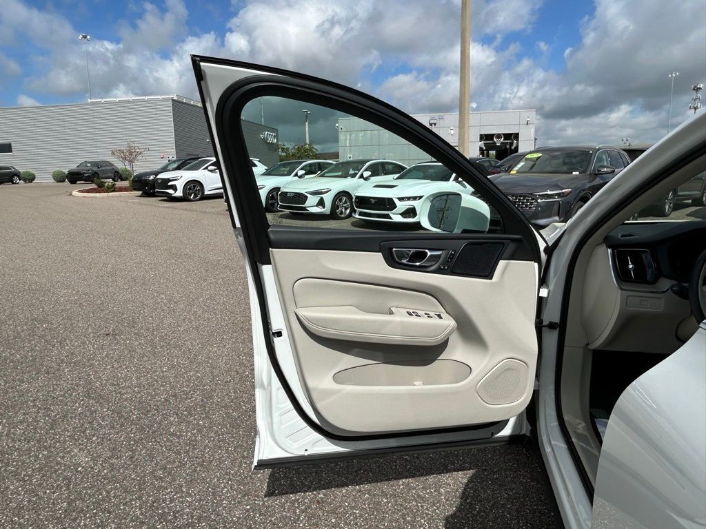2023 Volvo XC60 B5 Plus Bright Theme Lakeland FL