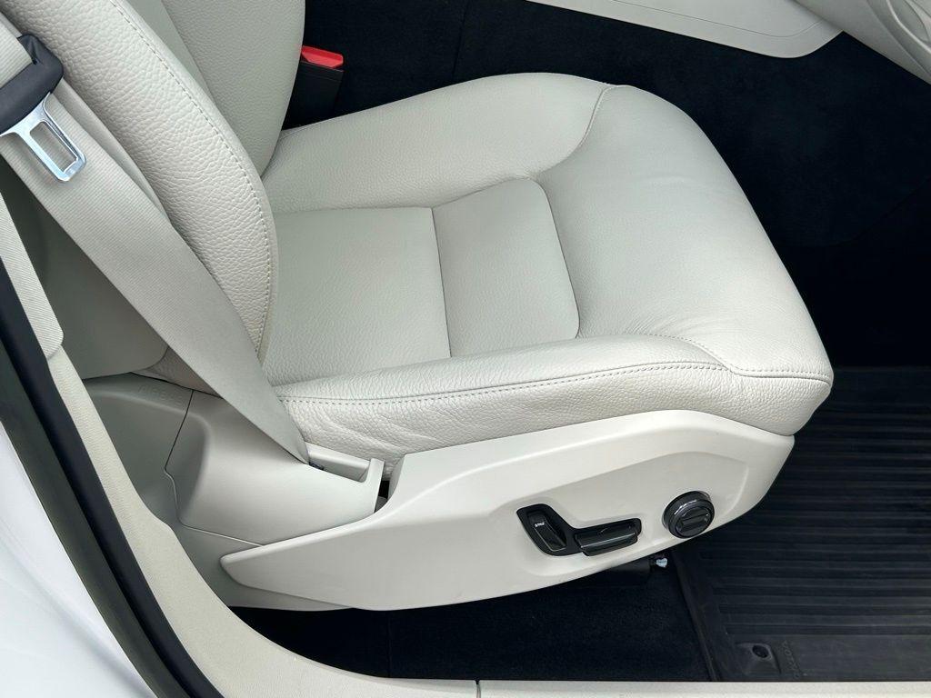 2023 Volvo XC60 B5 Plus Bright Theme Lakeland FL